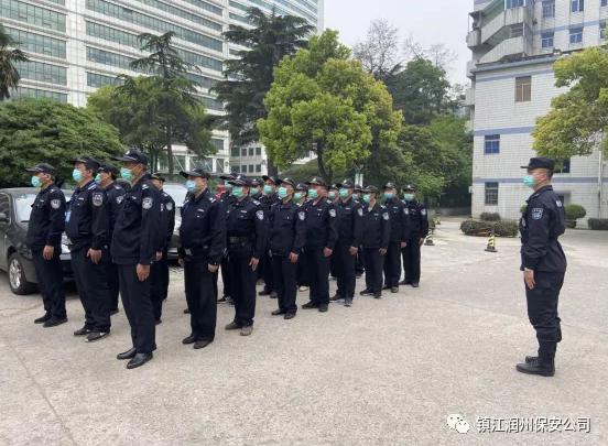 新的起點，新的高度，新的標(biāo)準(zhǔn)———潤州保安公司組織第一人民醫(yī)院保安隊員開展隊列訓(xùn)練