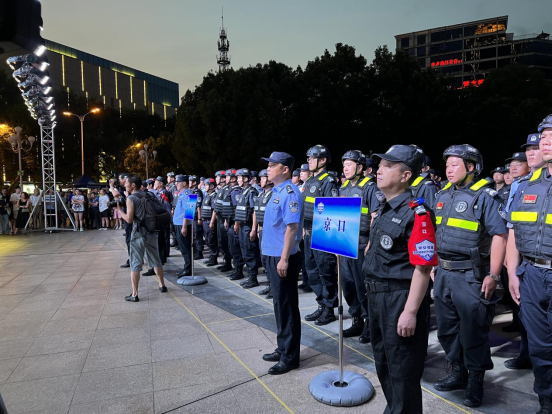 潤州保安公司積極參與鎮(zhèn)江市公安機(jī)關(guān)夏季治安打擊整治“百日行動”保安駐巡啟動儀式