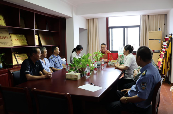 端午未至，溫情先行——潤馨物業(yè)工會組織困難職工座談會